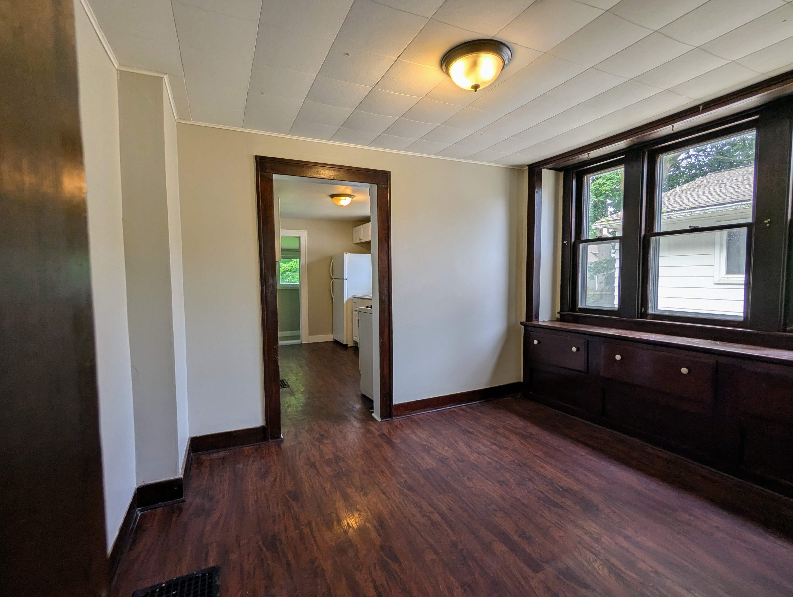818 Woodbine Ave.